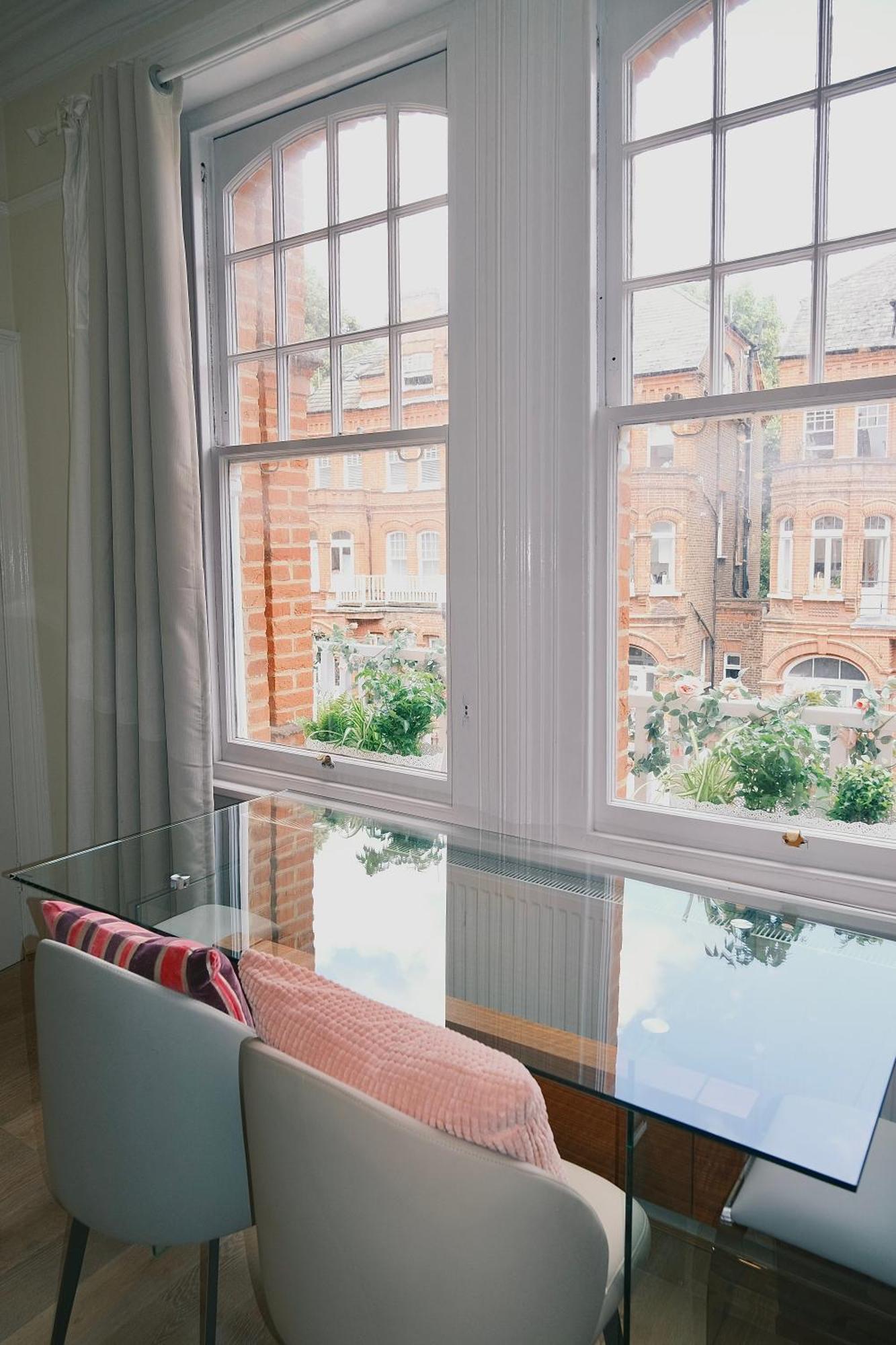 Kensington 1B1B With Sofa Double Bed Max 4 Guests Apartment London Bagian luar foto