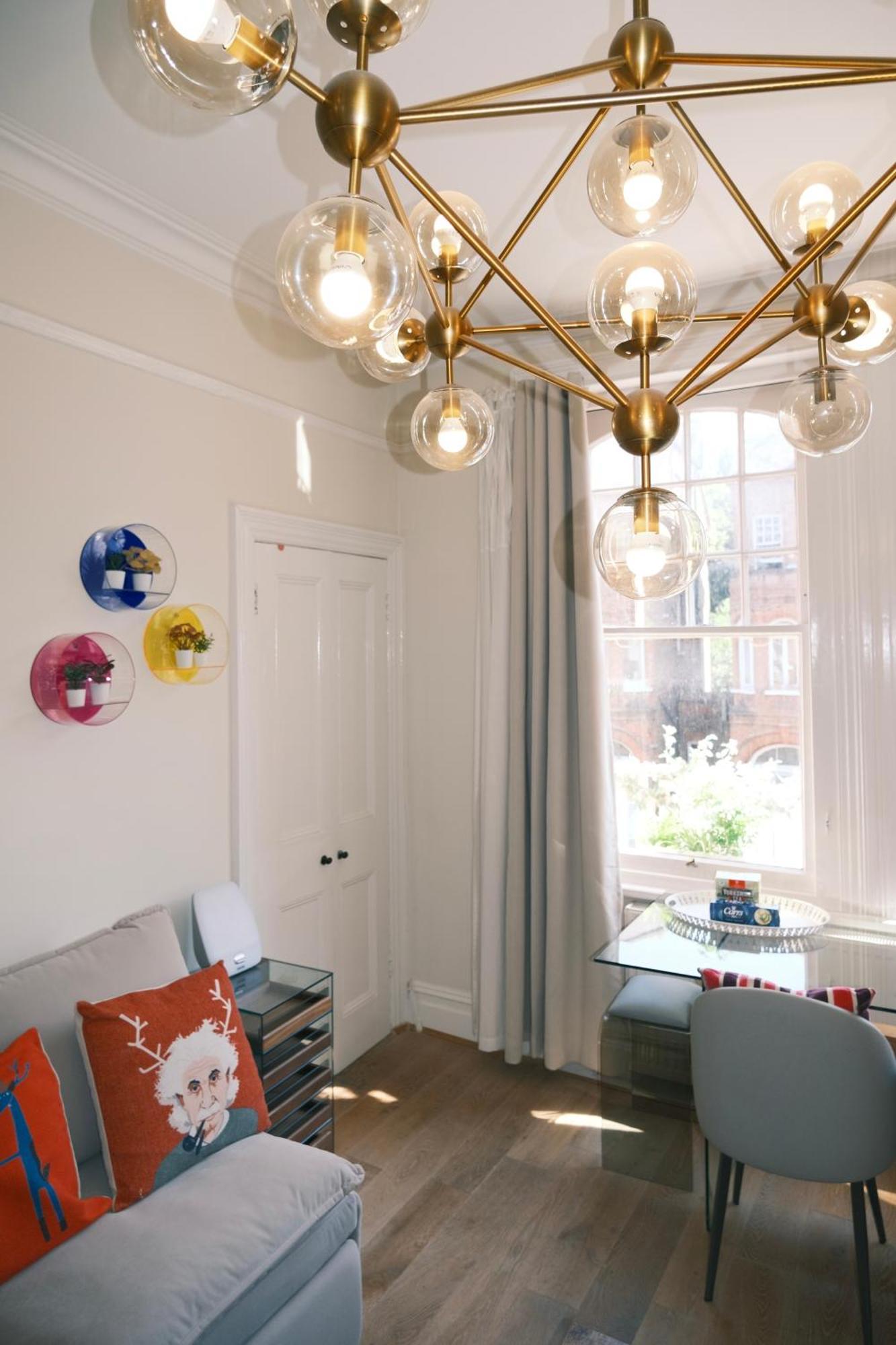 Kensington 1B1B With Sofa Double Bed Max 4 Guests Apartment London Bagian luar foto